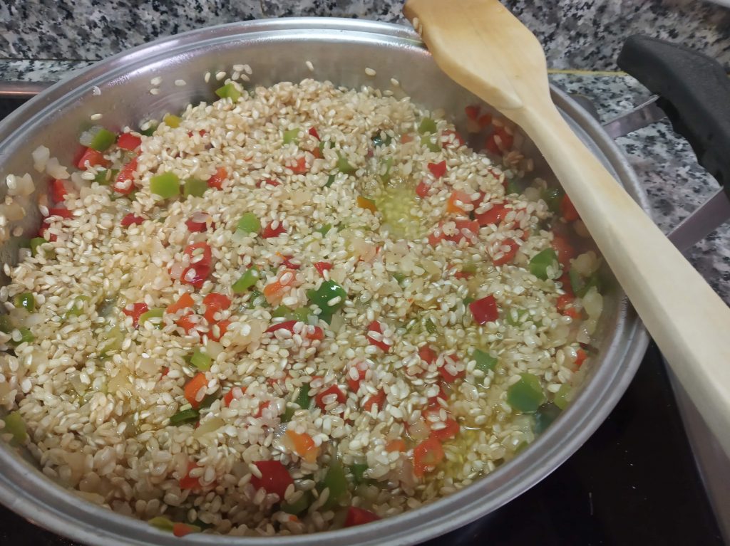 Arroz con bacalao y verduras