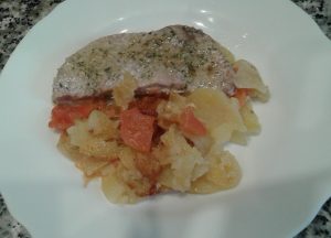 Filetes de atún con patatas al horno