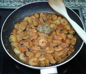 Cazuela de Mejillones y Gambas