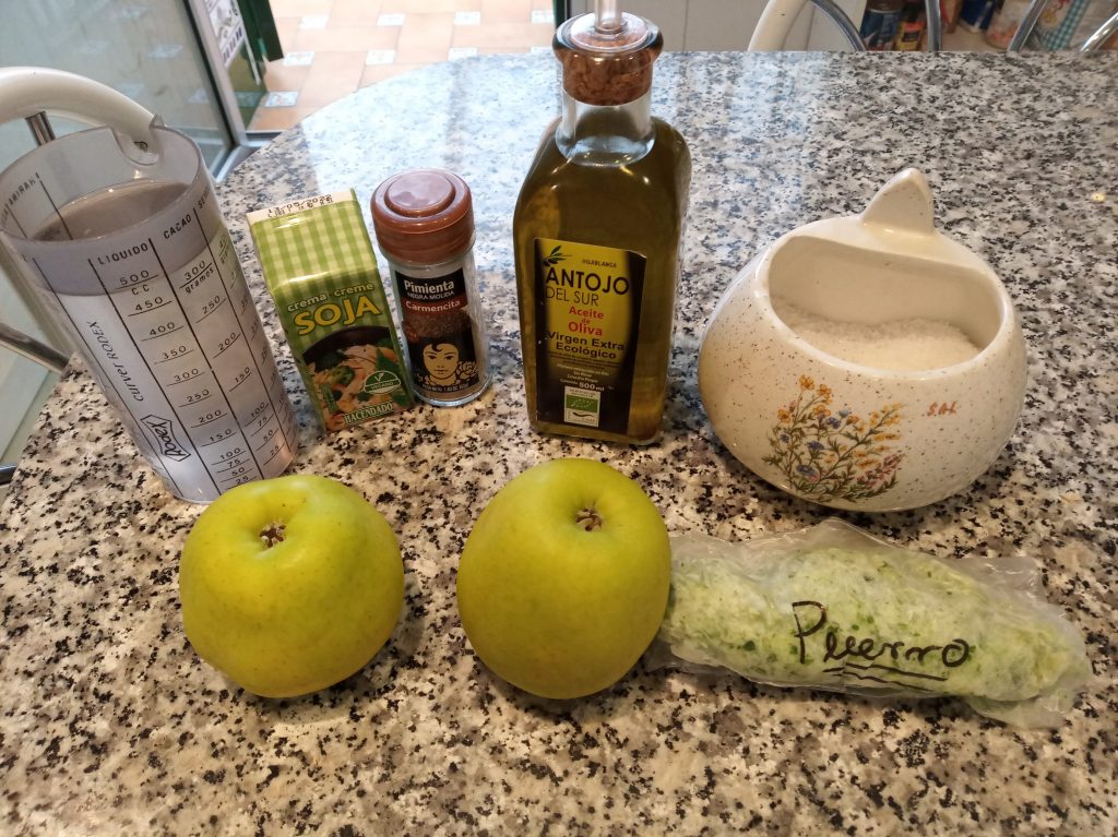 Vichyssoise de manzanas fría