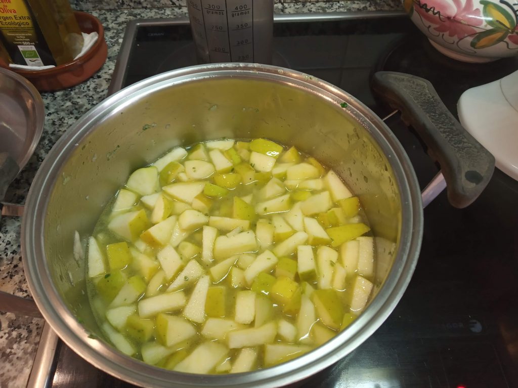 Vichyssoise de manzanas fría