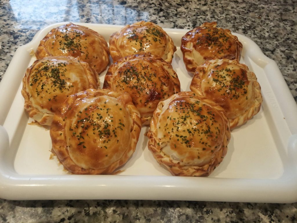 Empanadillas de hamburguesas mini de pollo