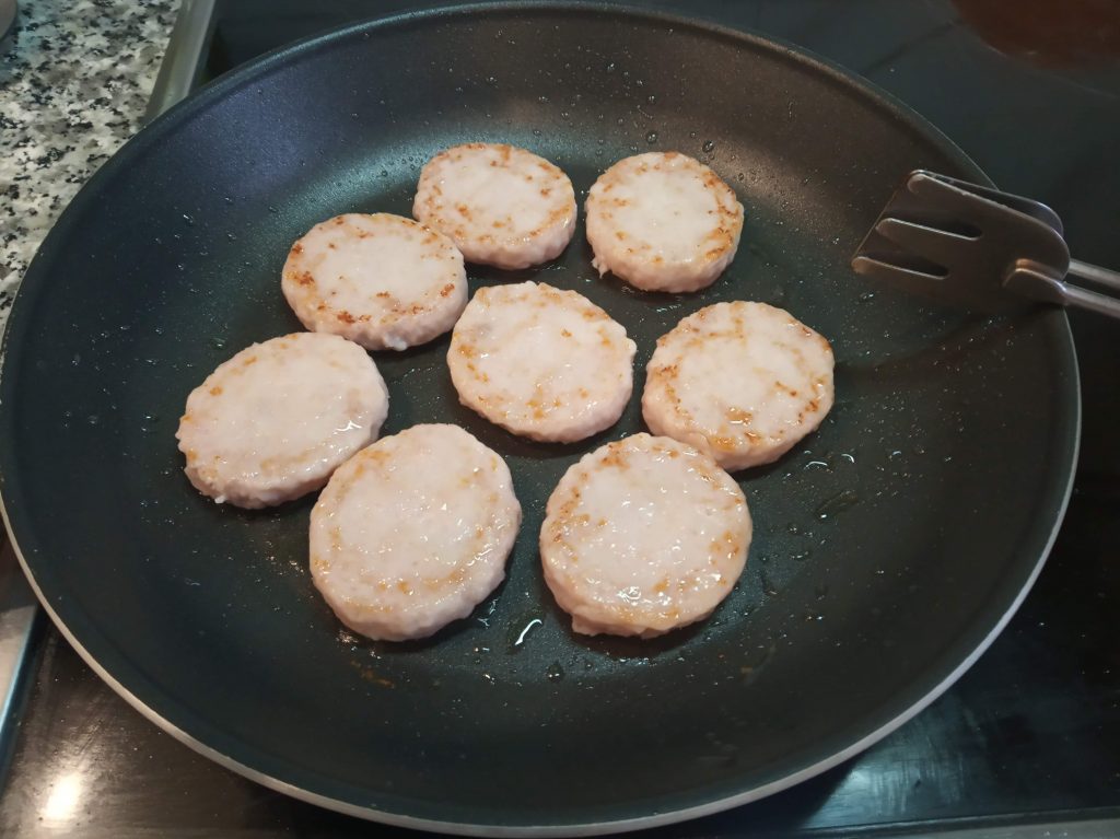 Empanadillas de hamburguesas mini de pollo