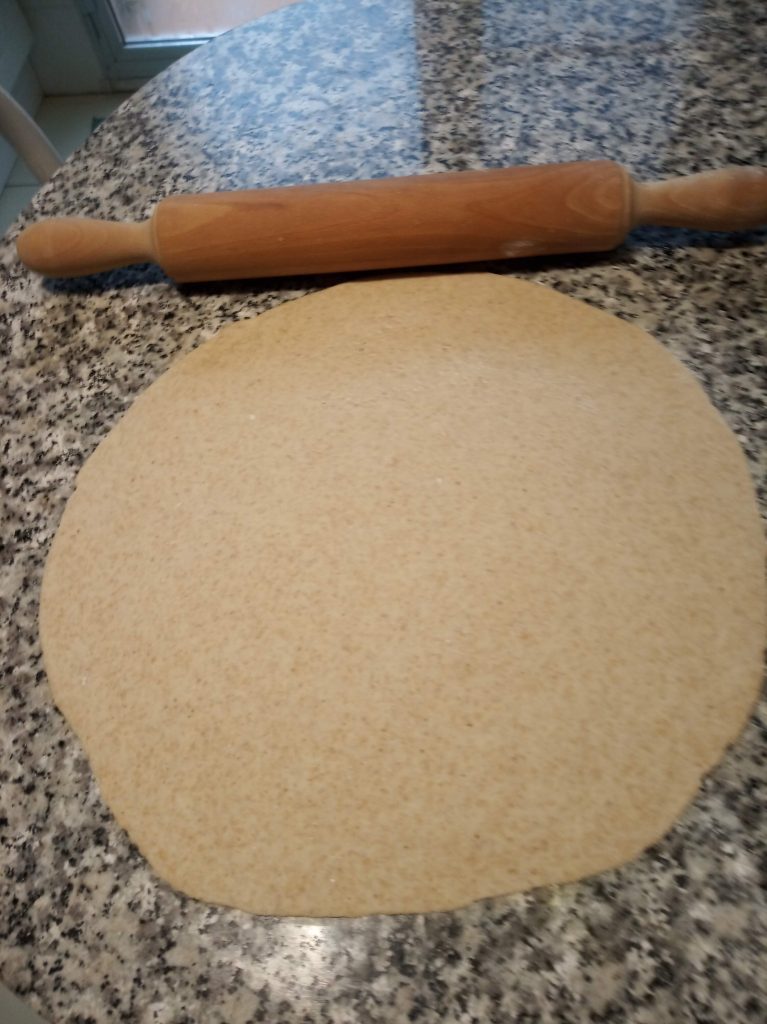 Pizza con salvado de avena, con pollo y queso de cabra