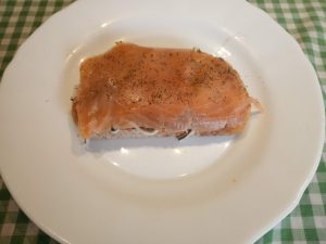 Tostas de tomate, Anguriñas y salmón ahumado