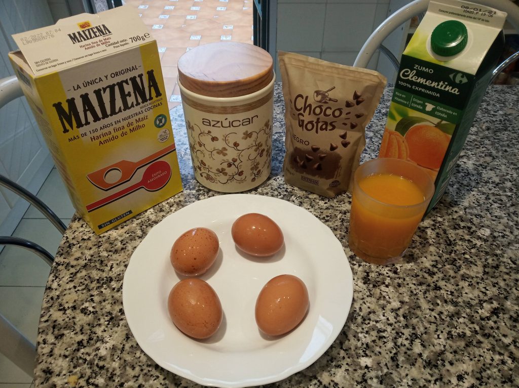 Crema o mousse de mandarina con perlitas de chocolate