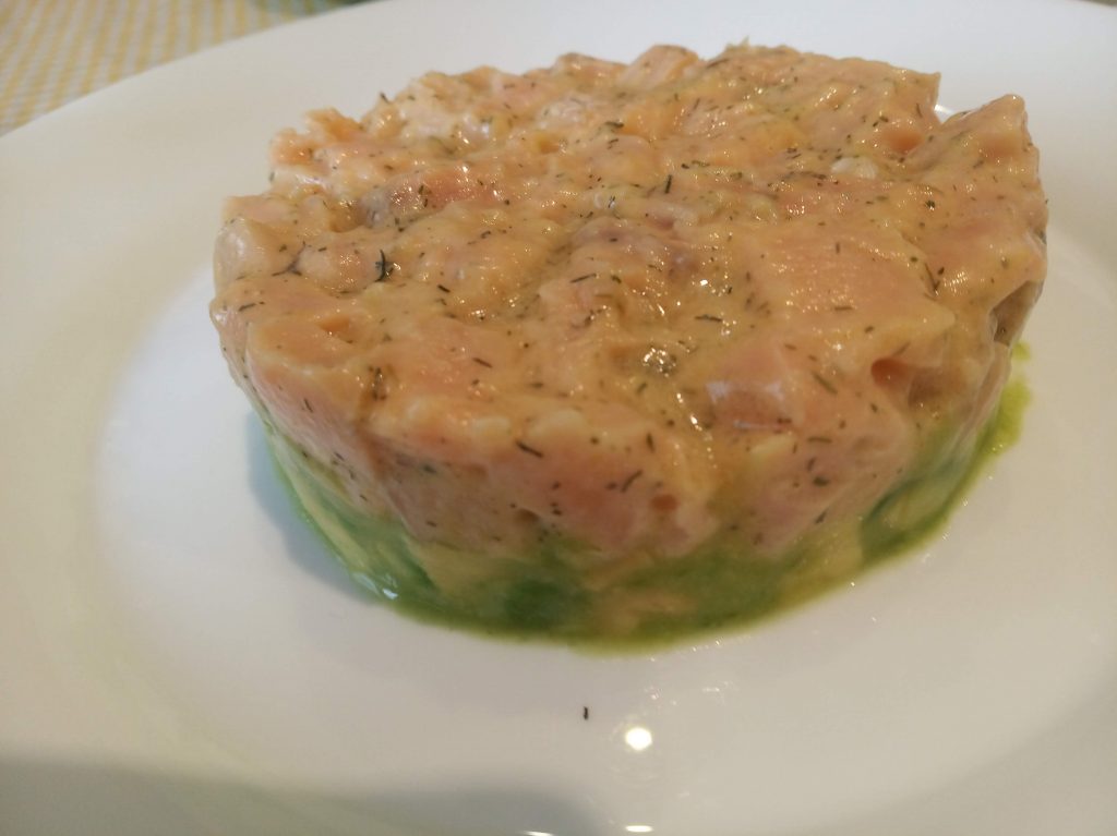 Tartar de salmón y aguacate