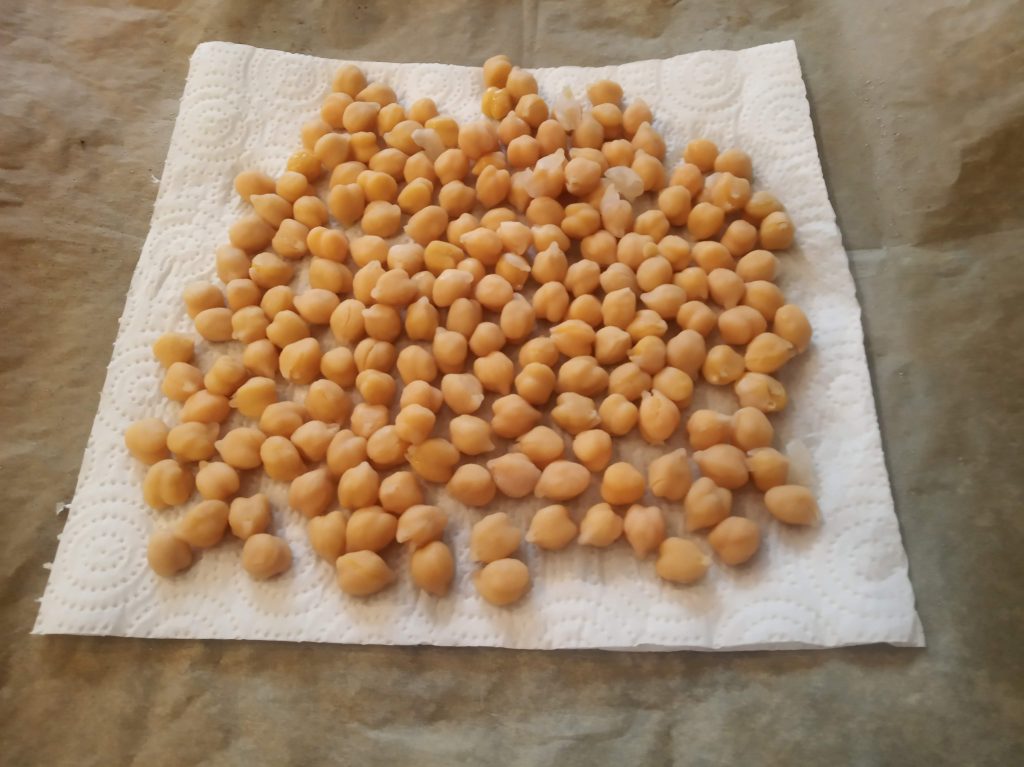 Crema de brócoli con garbanzos especiados al horno