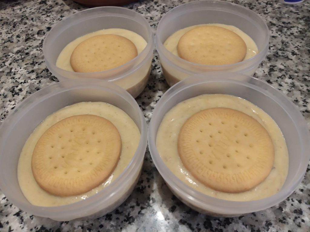 Natillas caseras de huevo y dátiles