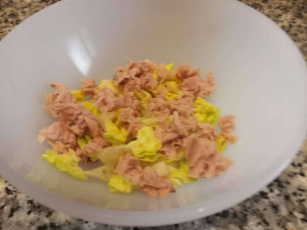 Ensalada de atún natural con mostaza