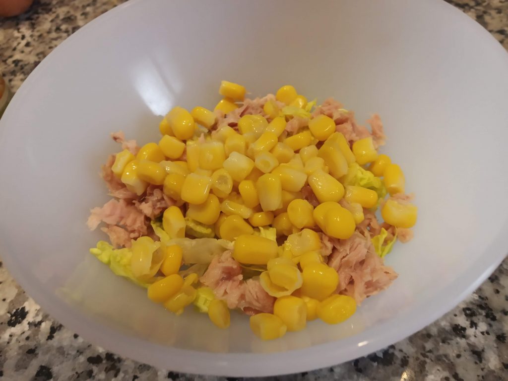 Ensalada de atún natural con mostaza