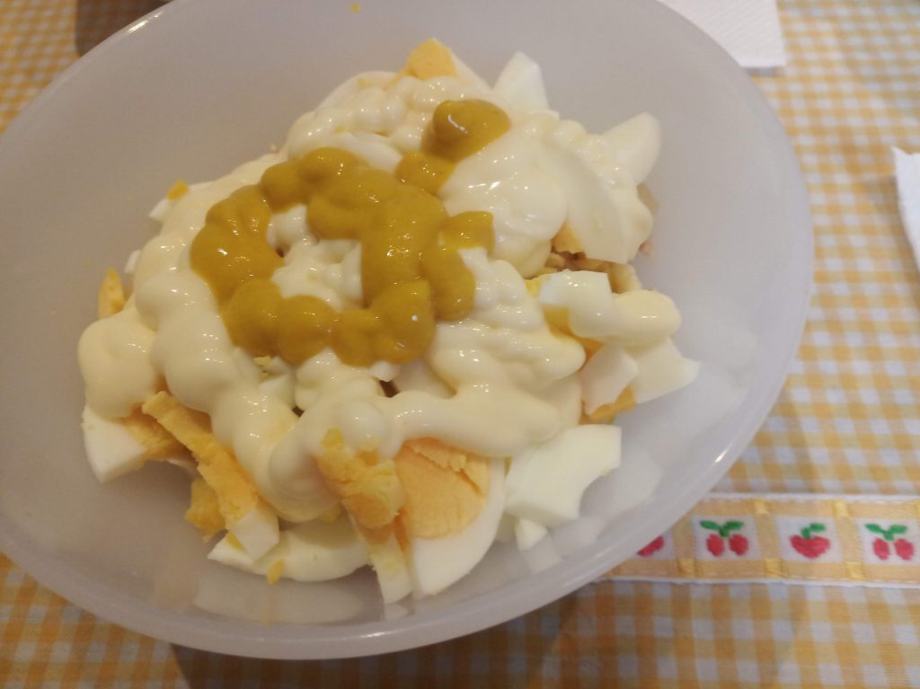 Ensalada de atún natural con mostaza