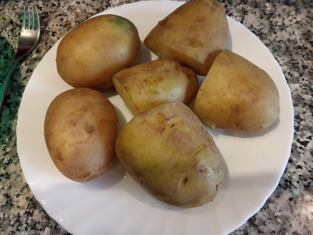 Tortilla de patatas cocidas al microondas con bacón