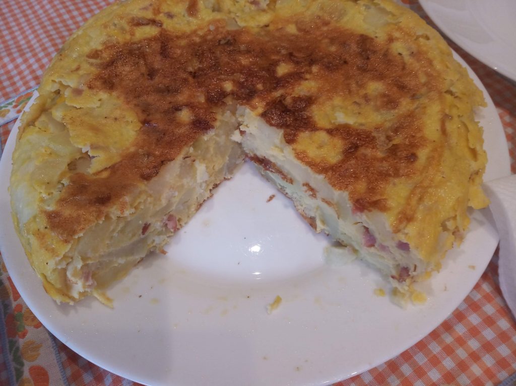 Tortilla de patatas cocidas al microondas con bacón