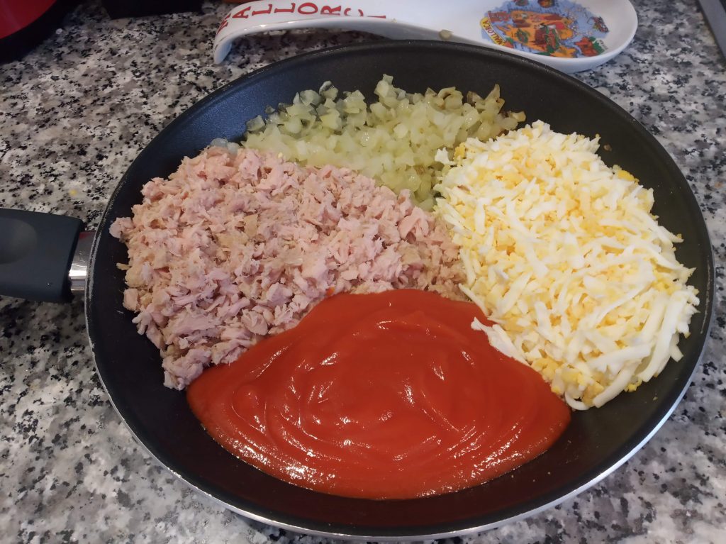 Canelones de atún con salsa bechamel