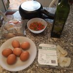 Tortilla de patatas con bacalao y pimientos