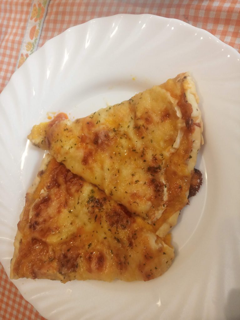 Pizza de calabaza con queso de cabra y sobrasada en hojaldre