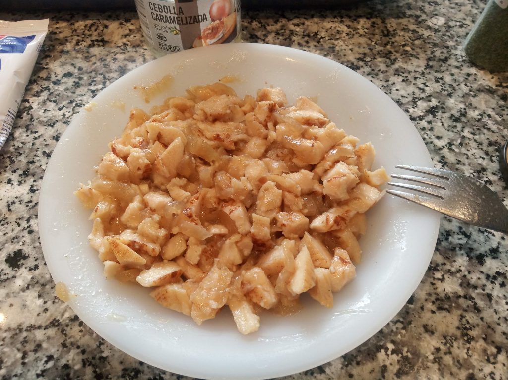 Empanadillas de pollo y cebolla caramelizada