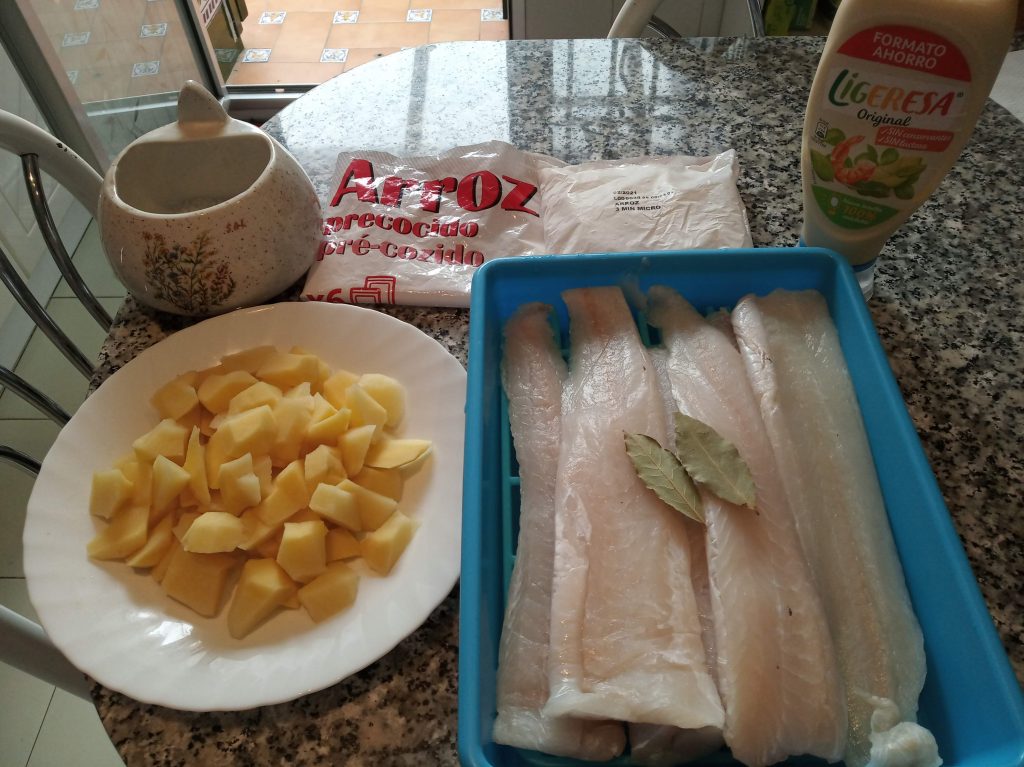 Gazpachuelo con rosada, patatas y arroz