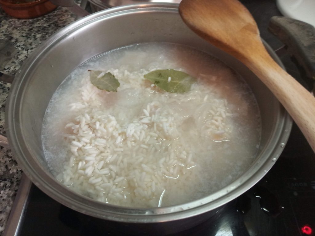 Gazpachuelo con rosada, patatas y arroz