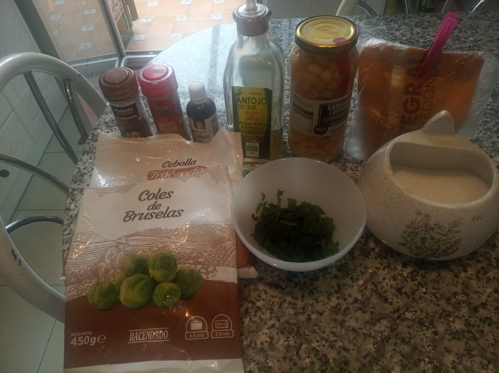 Coles de Bruselas con arroz y garbanzos