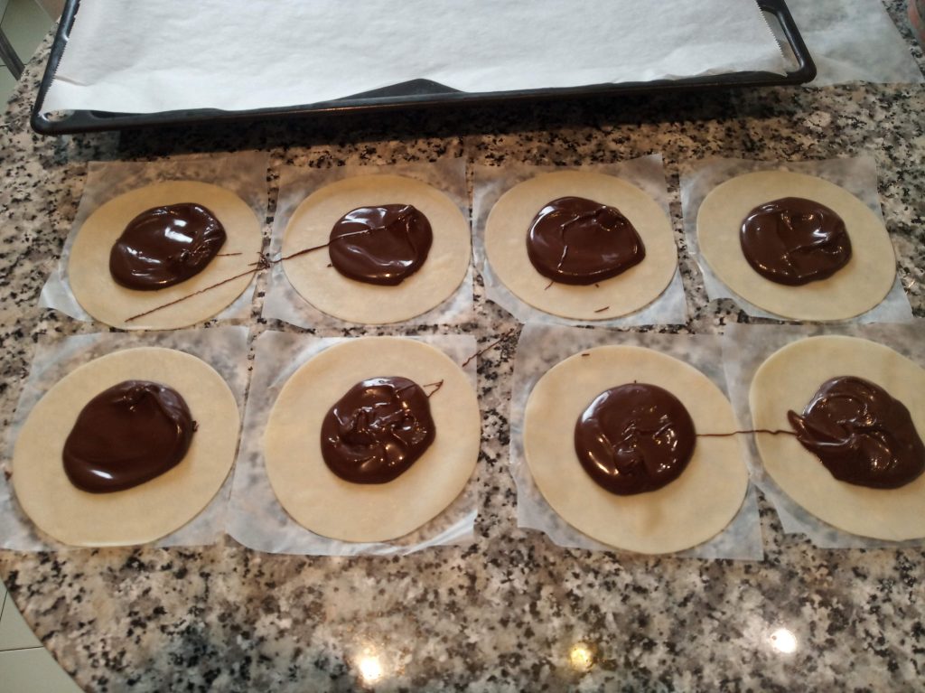 Obleas rellenas de crema de chocolate y mix de cereales