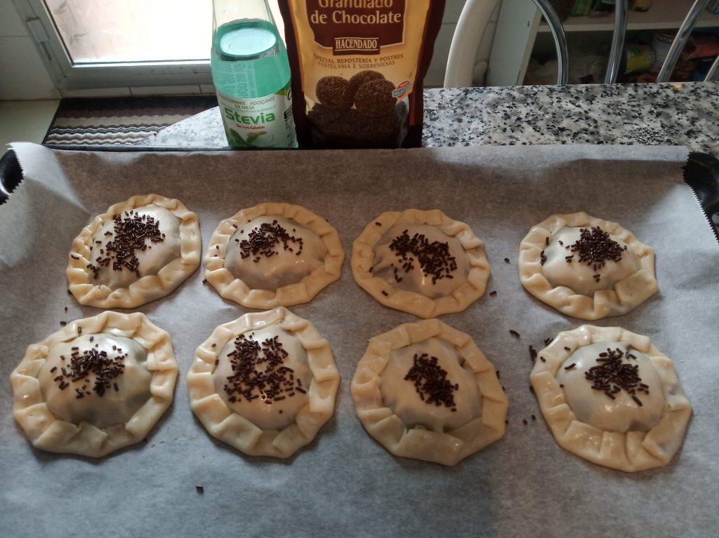 Obleas rellenas de crema de chocolate y mix de cereales