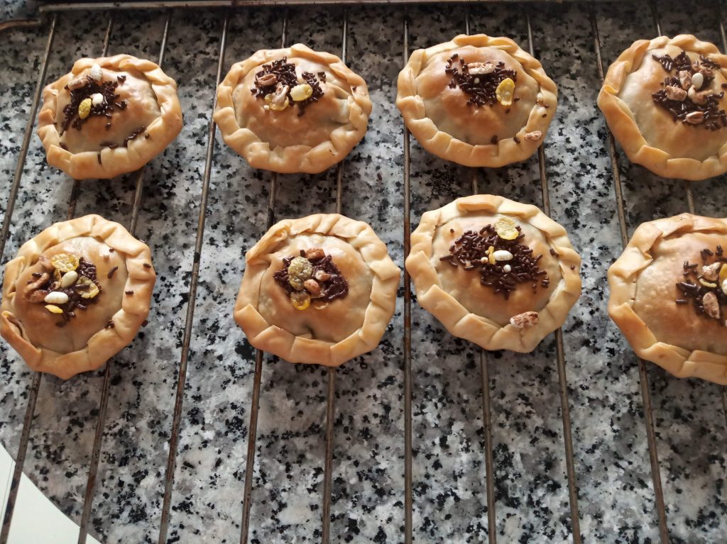 Obleas rellenas de crema de chocolate y mix de cereales