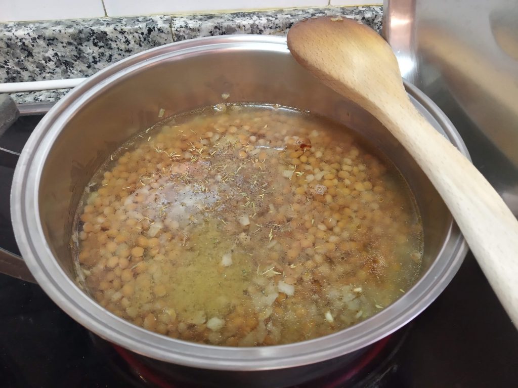 Puré de lentejas con cebolla