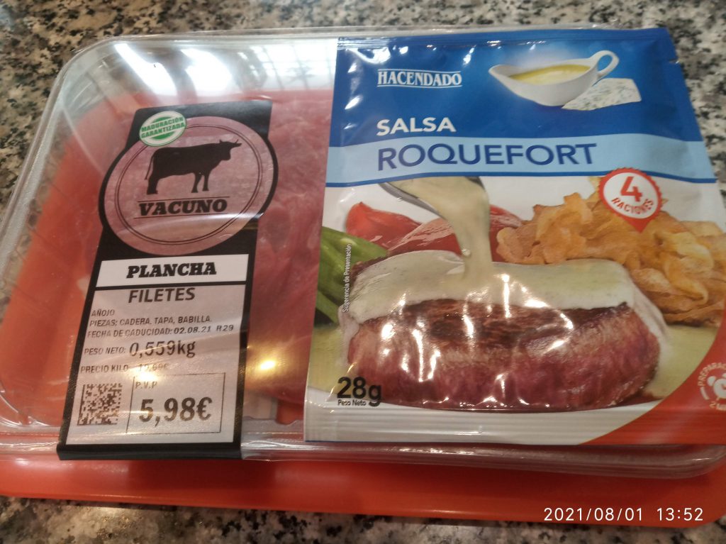 Filetes de ternera con salsa al Roquefort – exprés