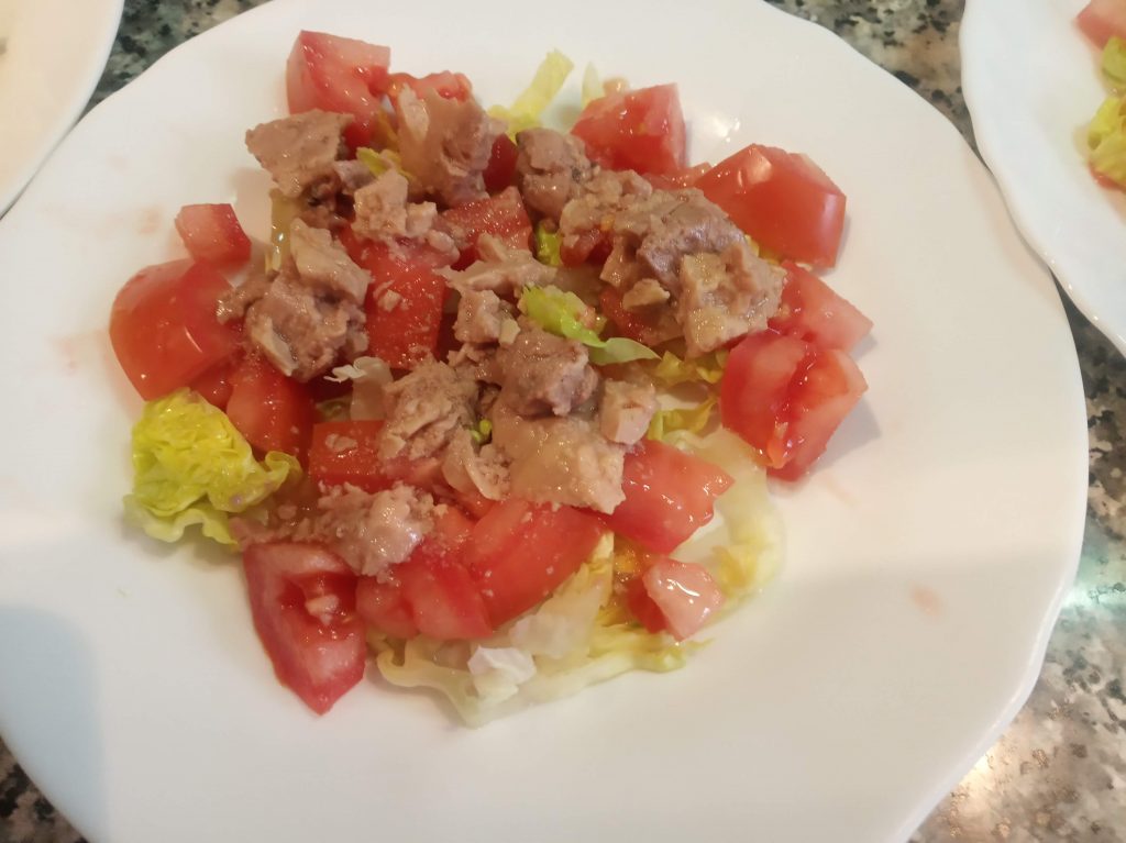 Ensalada de hígado de bacalao