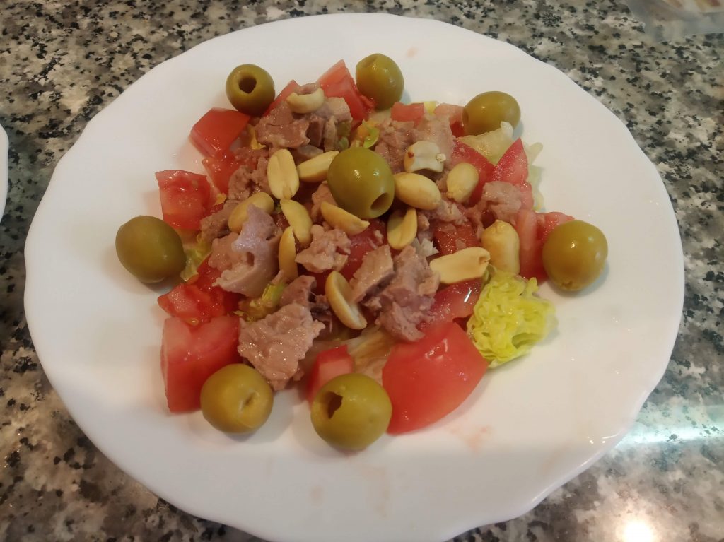 Ensalada de hígado de bacalao