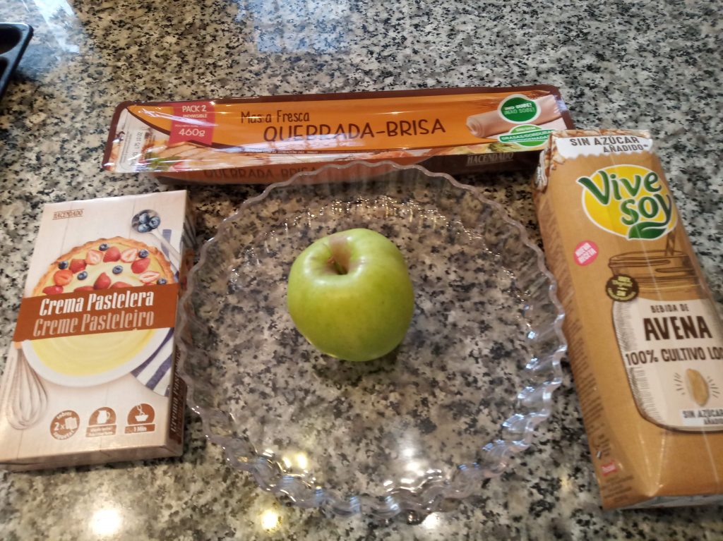 Tarta de crema pastelera con manzanas y canela Exprés