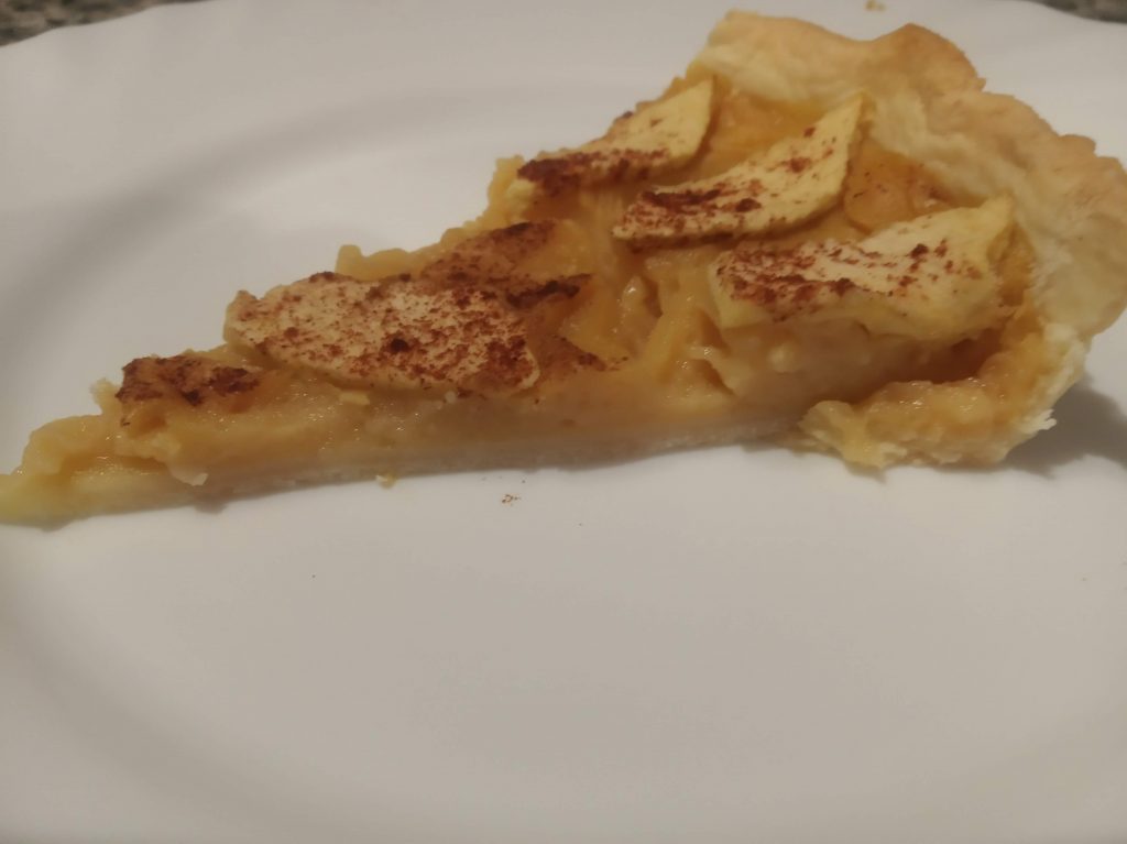 Tarta de crema pastelera con manzanas y canela Exprés