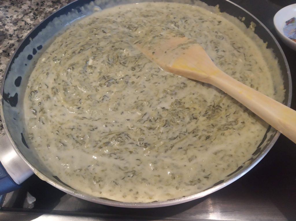 Puré de espinaca con huevo frito o a la plancha