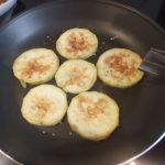 Tortilla francesa con berenjenas, queso y tortilla mexicana