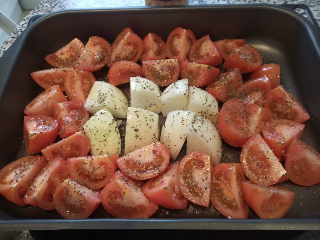 Crema caliente de tomate y alubias blancas