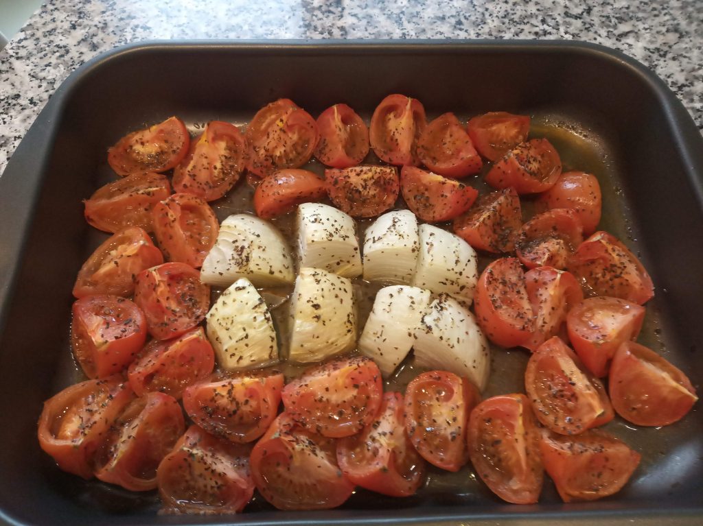 Crema caliente de tomate y alubias blancas