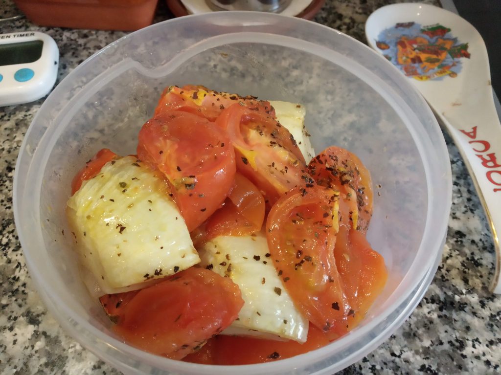 Crema caliente de tomate y alubias blancas